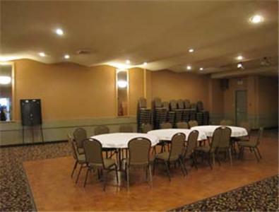 Отель Travelodge Lethbridge