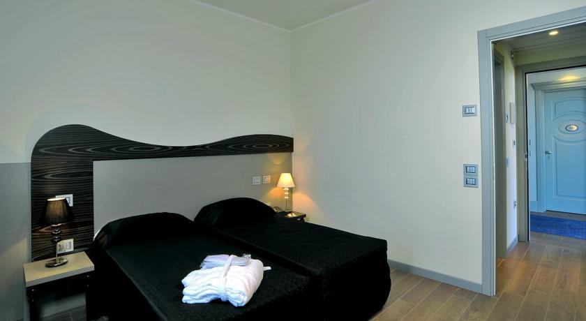 Отель Grand Hotel Forlì