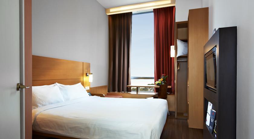 Ibis Singapore Novena