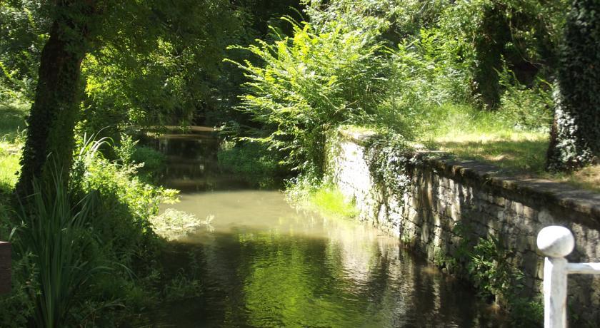 Отель Logis Le Moulin De Cierzac