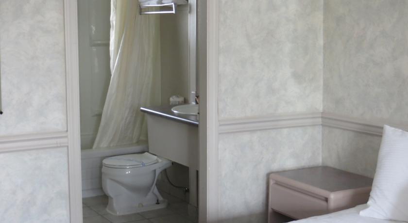 Отель Alpine Inn Abbotsford