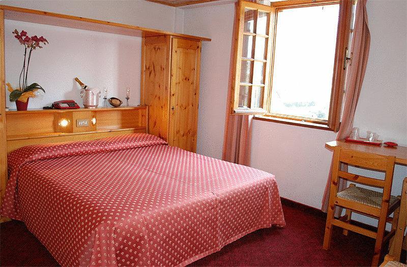 Отель Hotel Des Glaciers