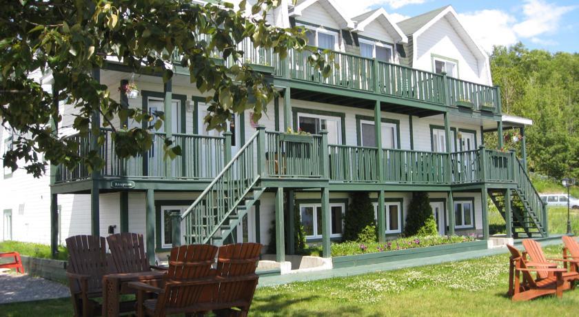 Отель Hôtel Sous la Croix