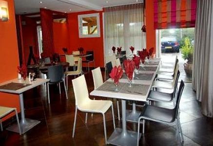 Отель Hôtel-Restaurant Le Luron