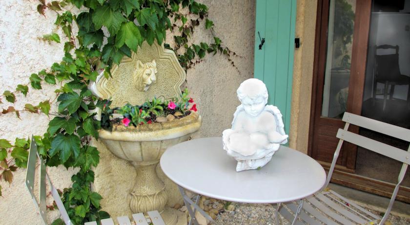 Отель Hôtel l'Amandière