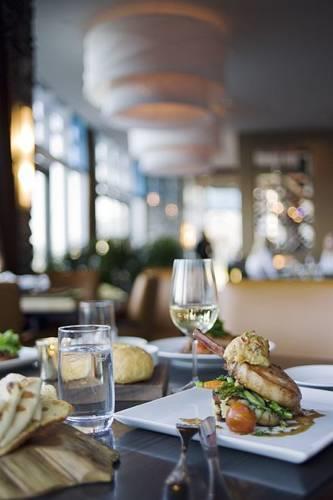 Отель The Sidney Pier Hotel & Spa