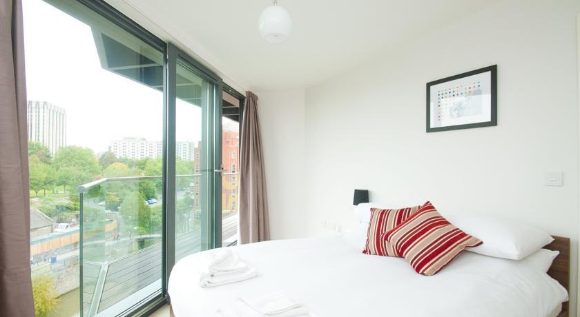 Апартаменты Cleyro Serviced Apartments - Finzels Reach