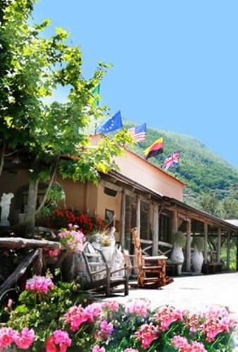 Отель Agriturismo La Chiana