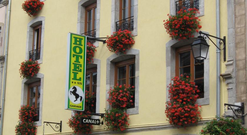 Отель Hotel Cheval De Bronze