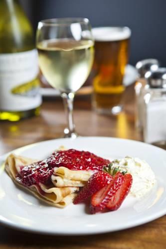 Отель The Waratah Hotel