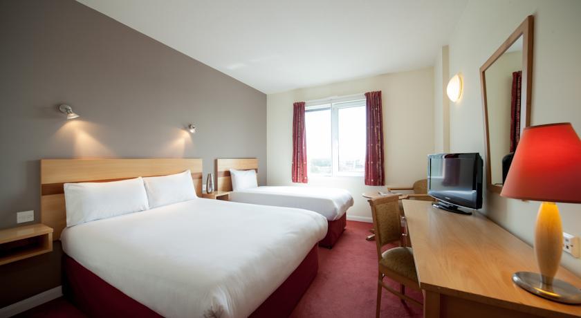 Отель Jurys Inn Milton Keynes