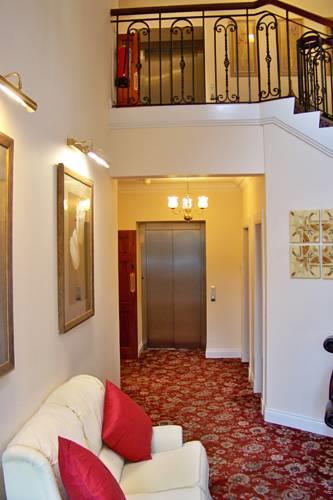 Отель The Green Park Hotel