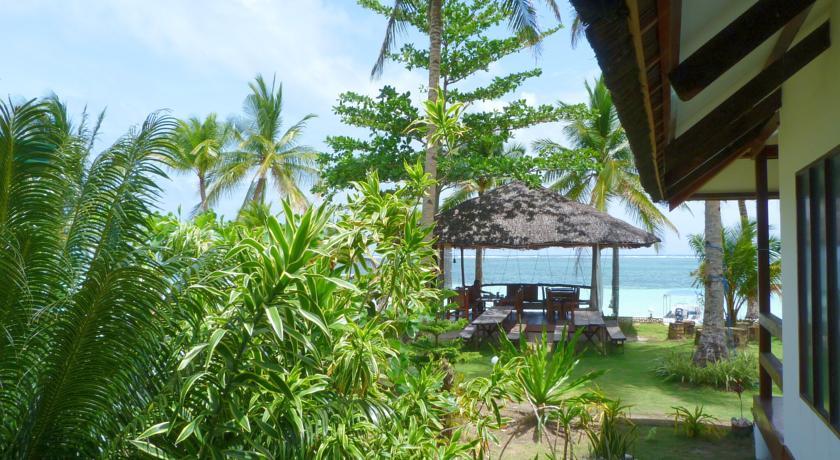 Отель Romantic Beach Villas