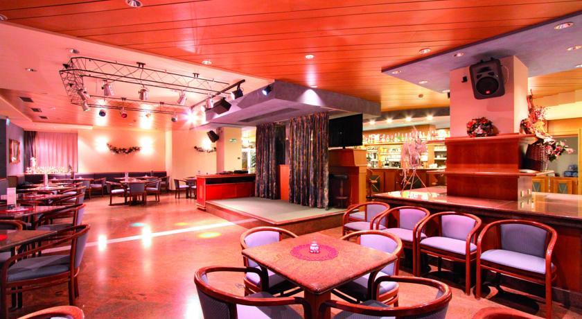 Отель Sport Hotel & Club Il Caminetto