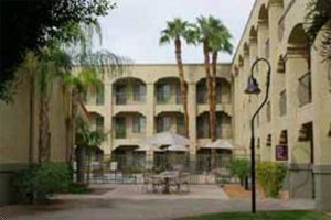 Отель Clarion Suites Yuma