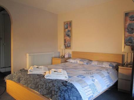 Гостевой дом Cwmbach Guest House