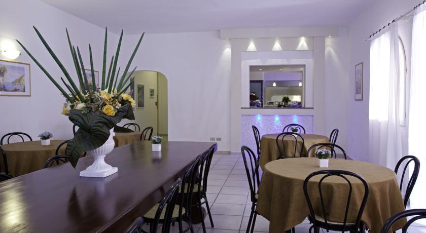 Отель Blu Hotel Laconia