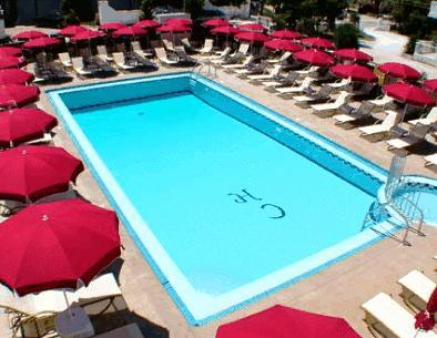 Отель Canadian Hotel