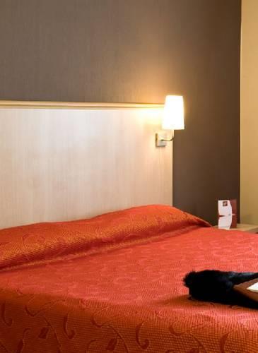 Отель Hotel Grand Est