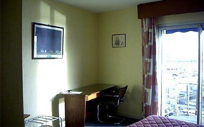 Отель Hotel Du Port