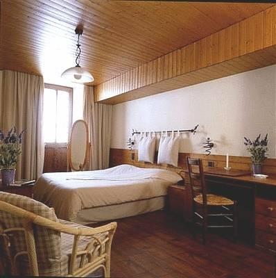 Отель Logis Hotel Du Commerce