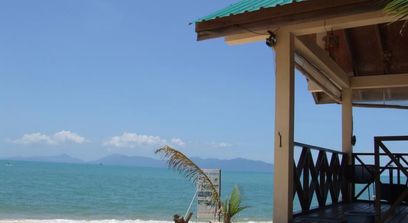 Отель Moonhut Bungalows