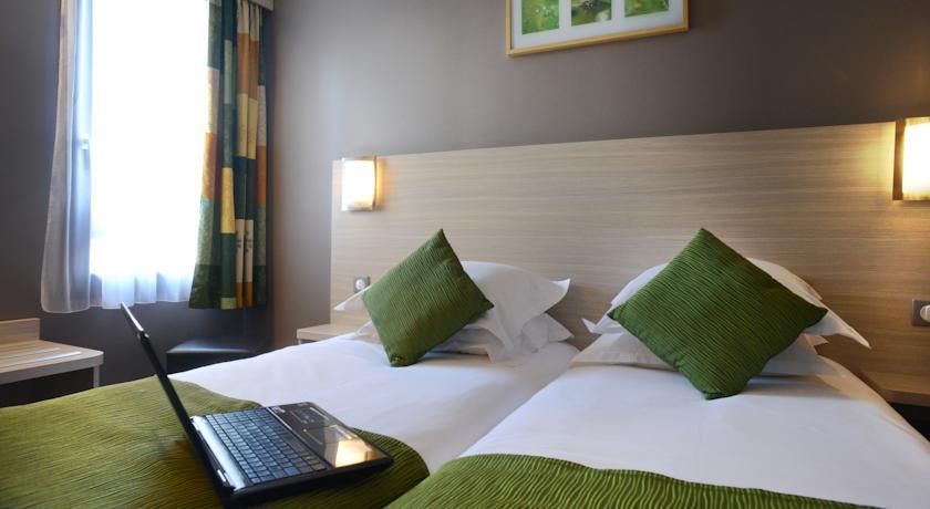 Отель Comfort Hotel Marne-La-Vallée Chelles
