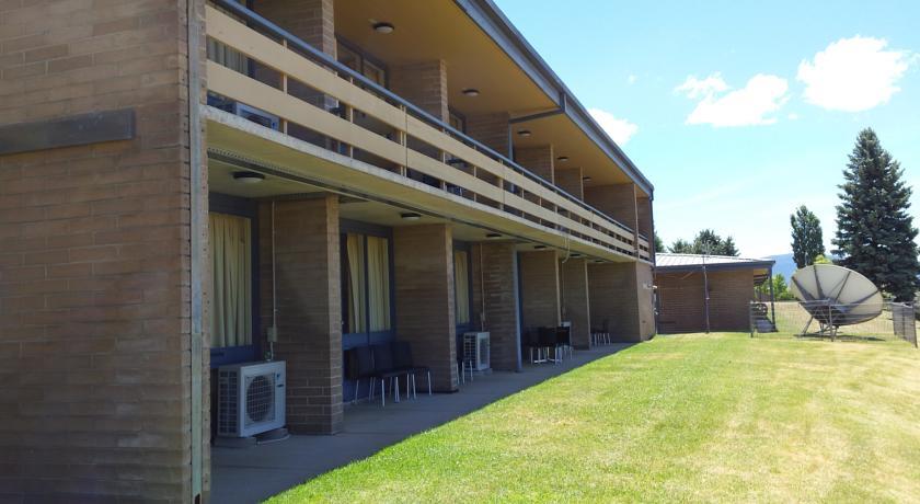 Отель Lake Jindabyne Hotel
