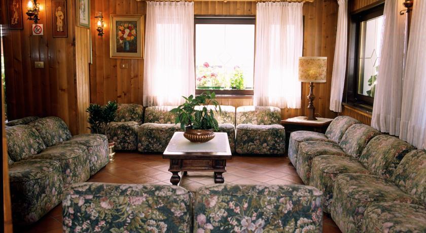 Отель Hotel Garnì Zeni