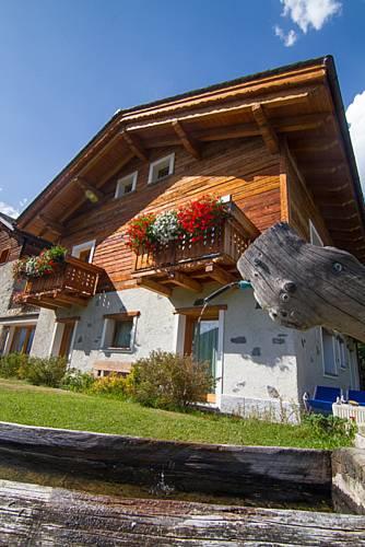 Отель Azienda Agrituristica Raethia