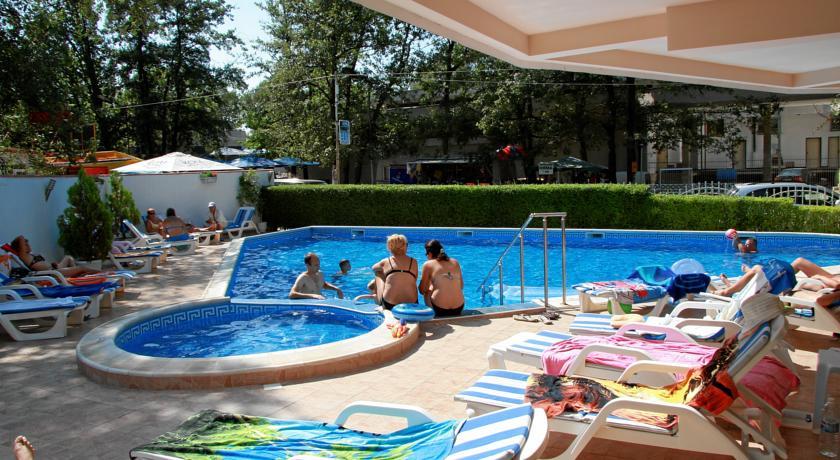Отель Hotel Lotos