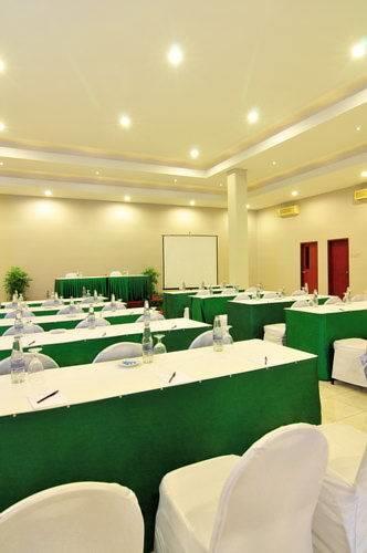 Отель The Yani Hotel Bali