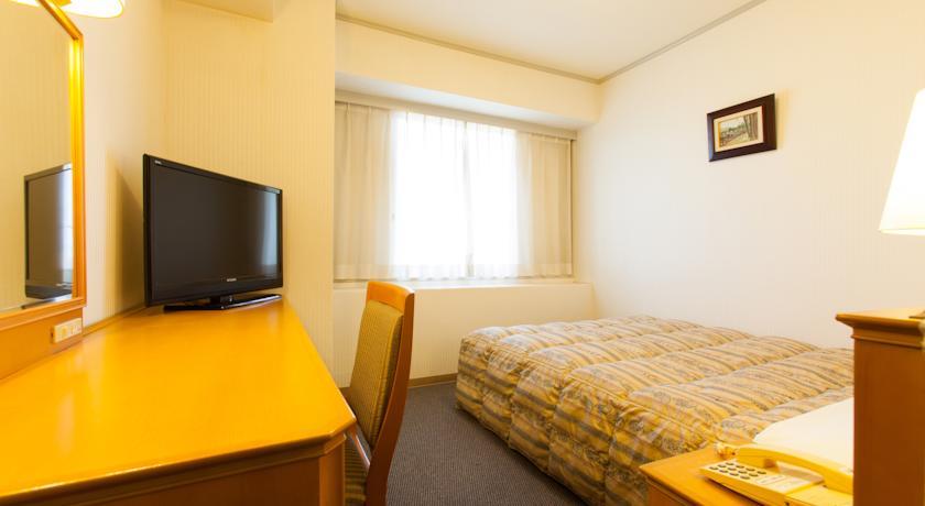 Отель Nishitetsu Inn Fukuoka
