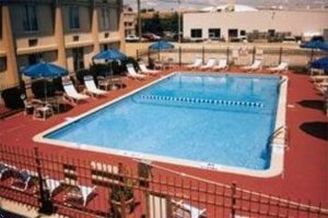 Отель Quality Inn & Suites