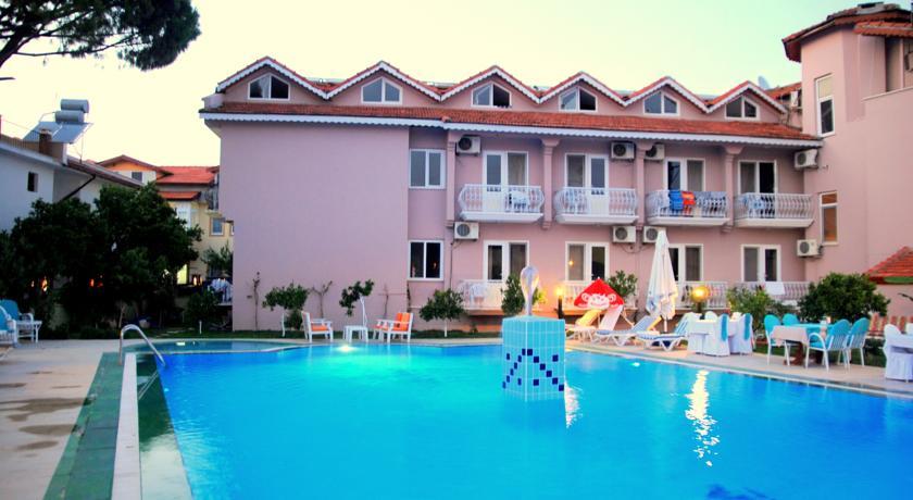 Отель Hotel Junior Ozalp