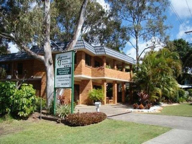 Апартаменты Noosa Yallambee Holiday Apartments