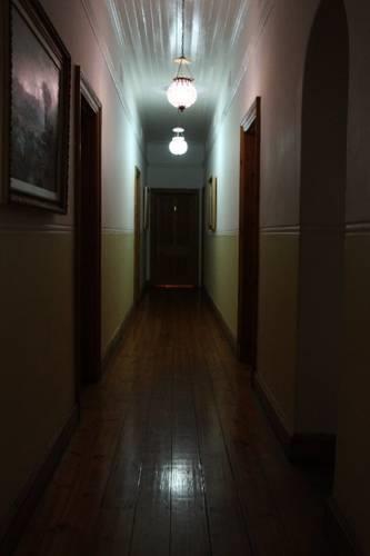 Мини-отель The Glen Lodge and Backpackers