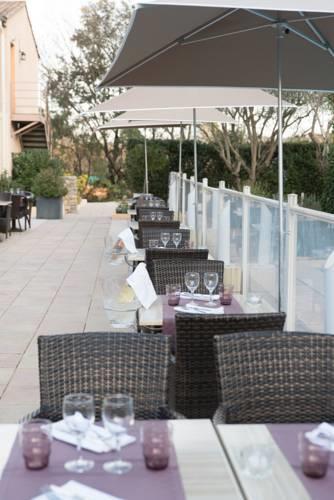 Отель Logis Hostellerie De L'abbaye