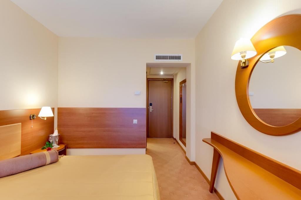 Отель Hotel Palas