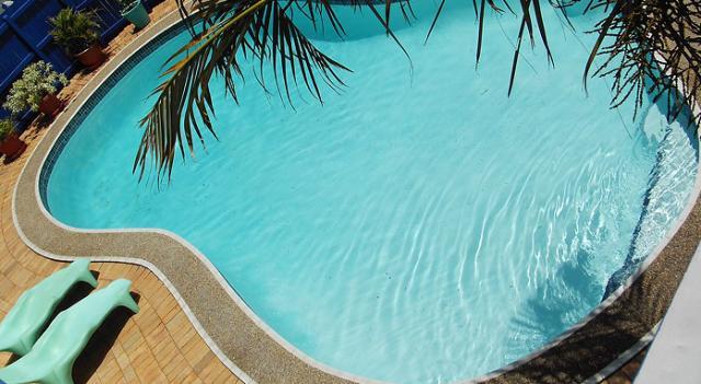 Отель Moffat Beach Motel