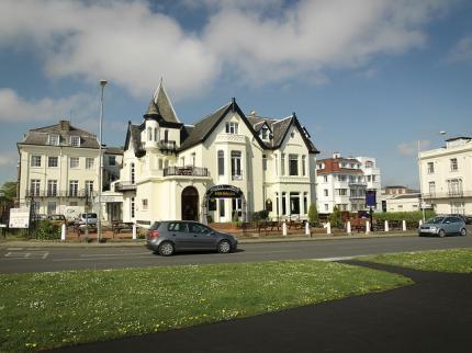 Villa Esplanade Apartments & Hotel Scarborough