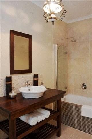Мини-отель Oak Village B&B