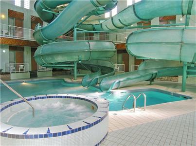 Отель Tropical Inn - North Battleford