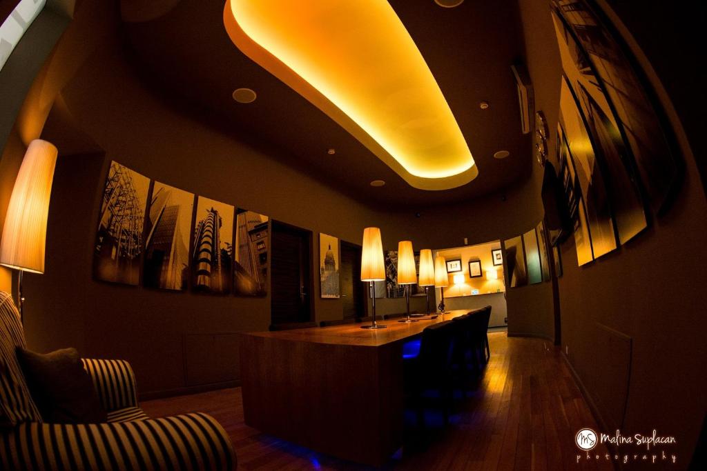 Отель Qiu Hotel Rooms