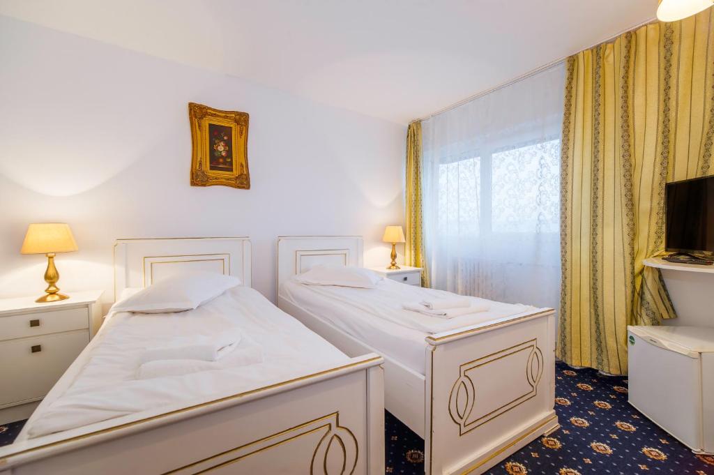 Отель Hotel Cetate Imparatul Romanilor