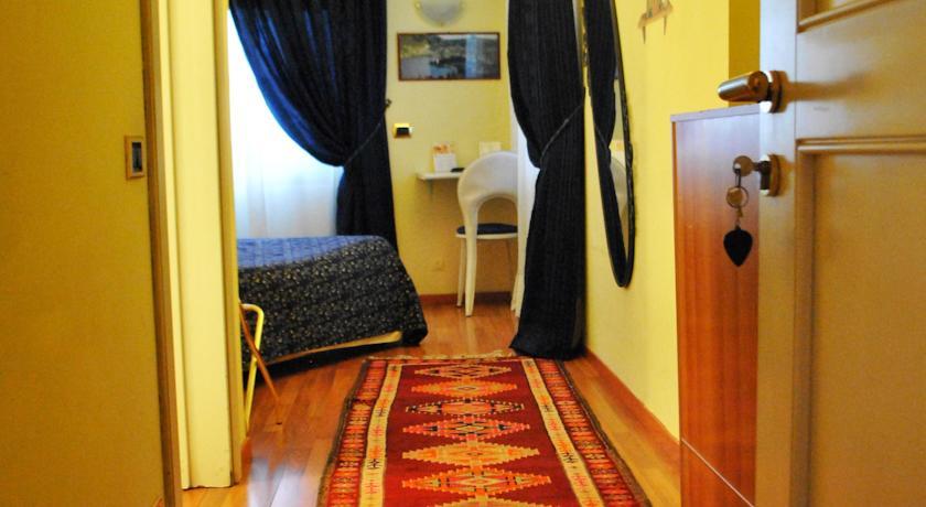 Отель Hotel Il Loggiato Dei Serviti