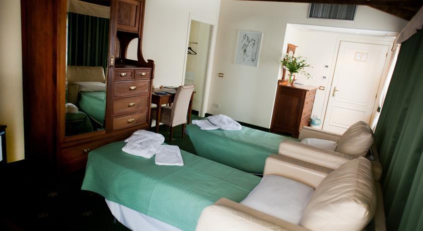 Отель Hotel Candiani