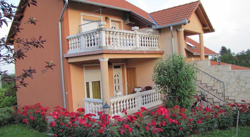 Апартаменты Alsóhegyi Apartmanok