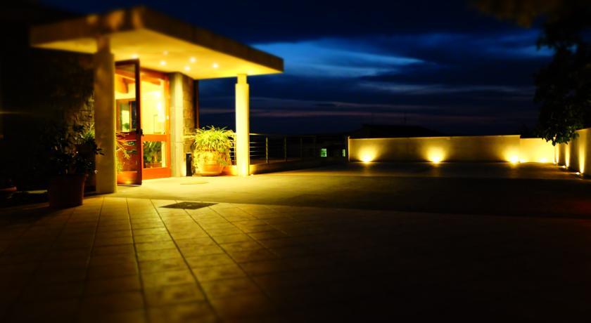 Отель Hotel Il Querceto