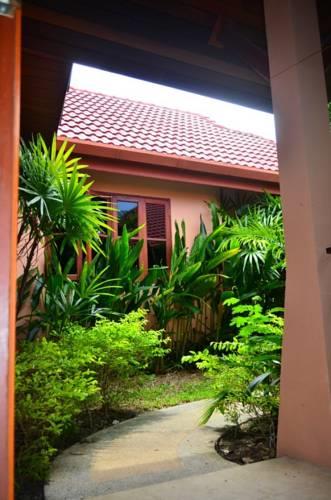 Отель The Resort Happy Elephant